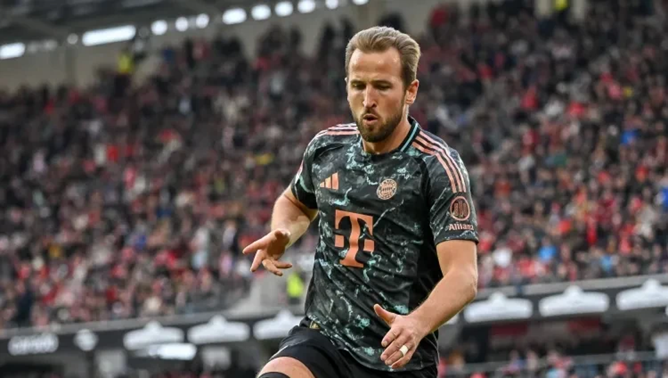 开云app-战术调整首场状态出色，巴塞罗那观众沸腾！，凯恩重返赛场气势如虹延续(巴塞罗那一队阵容)